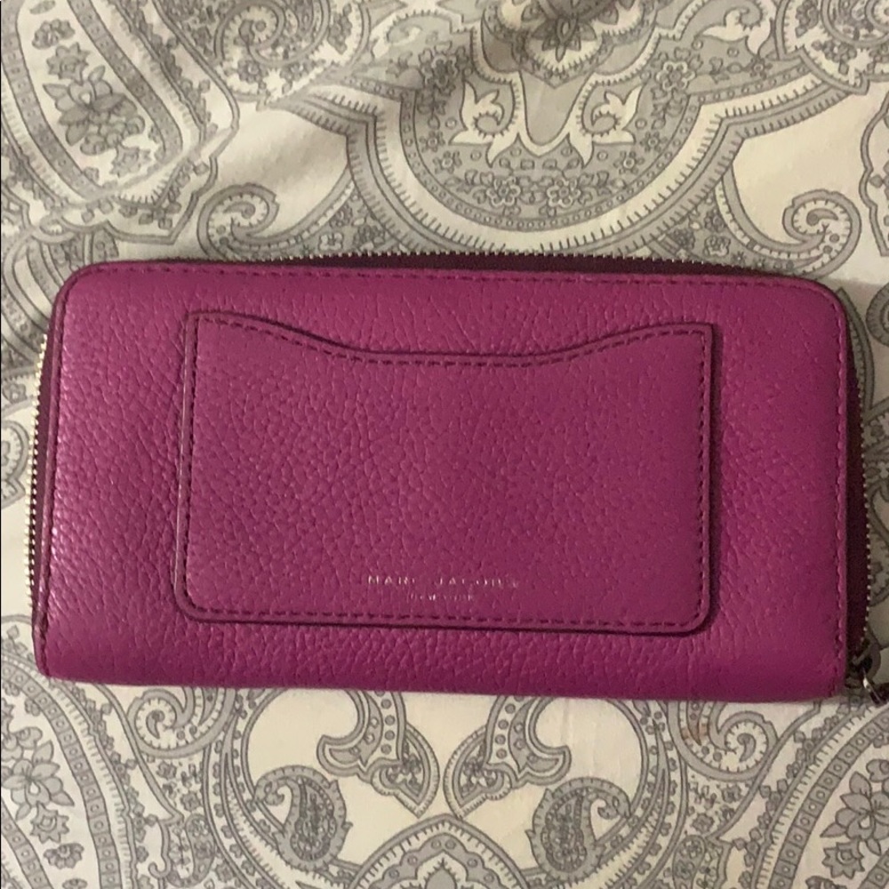 Marc Jacobs Recruit Vertical ZIP-Around Wallet